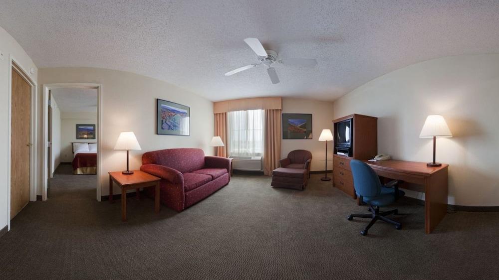 Holiday Inn Express Peoria North - Glendale By Ihg Exterior photo