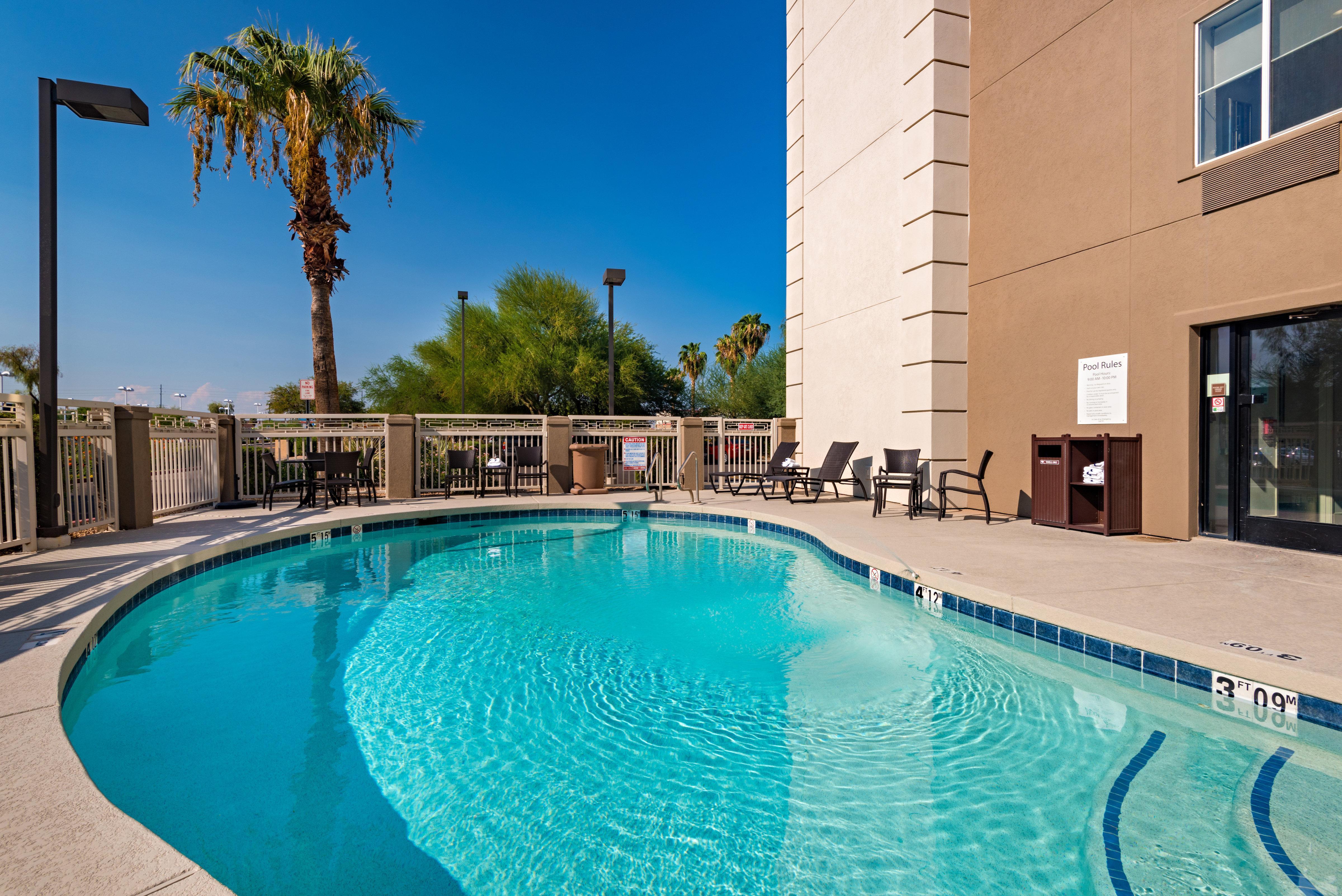 Holiday Inn Express Peoria North - Glendale By Ihg Exterior photo
