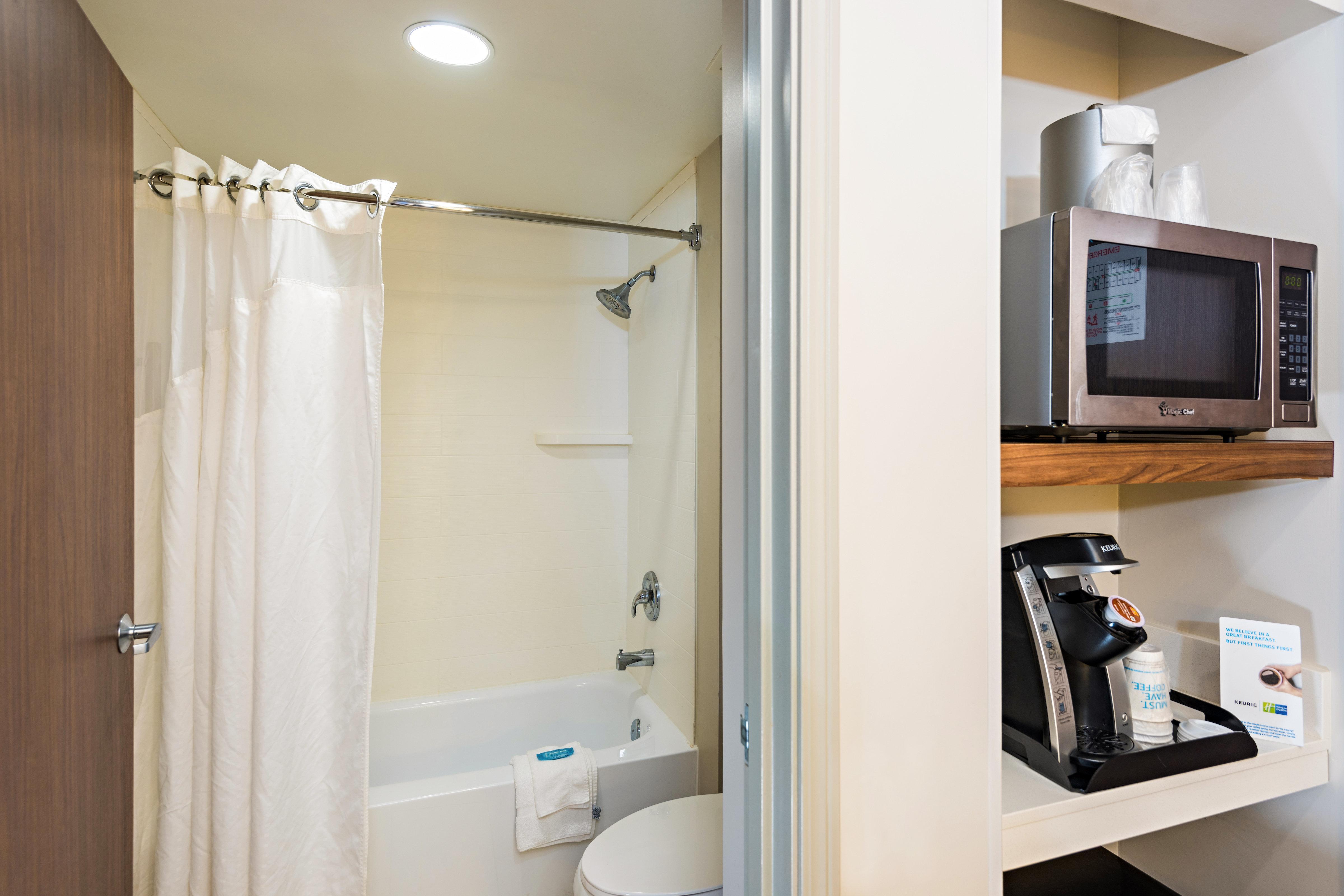 Holiday Inn Express Peoria North - Glendale By Ihg Exterior photo