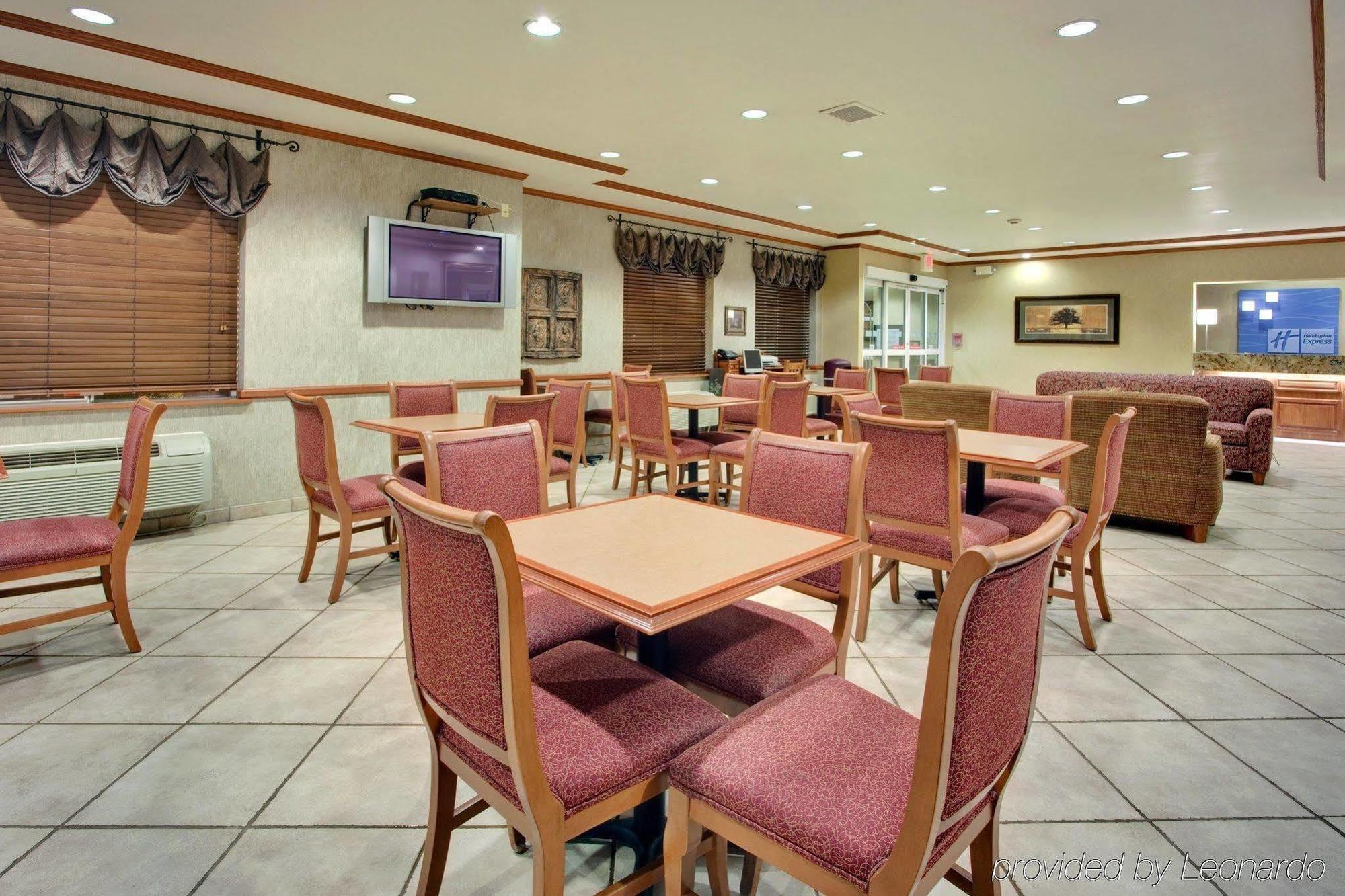 Holiday Inn Express Peoria North - Glendale By Ihg Exterior photo