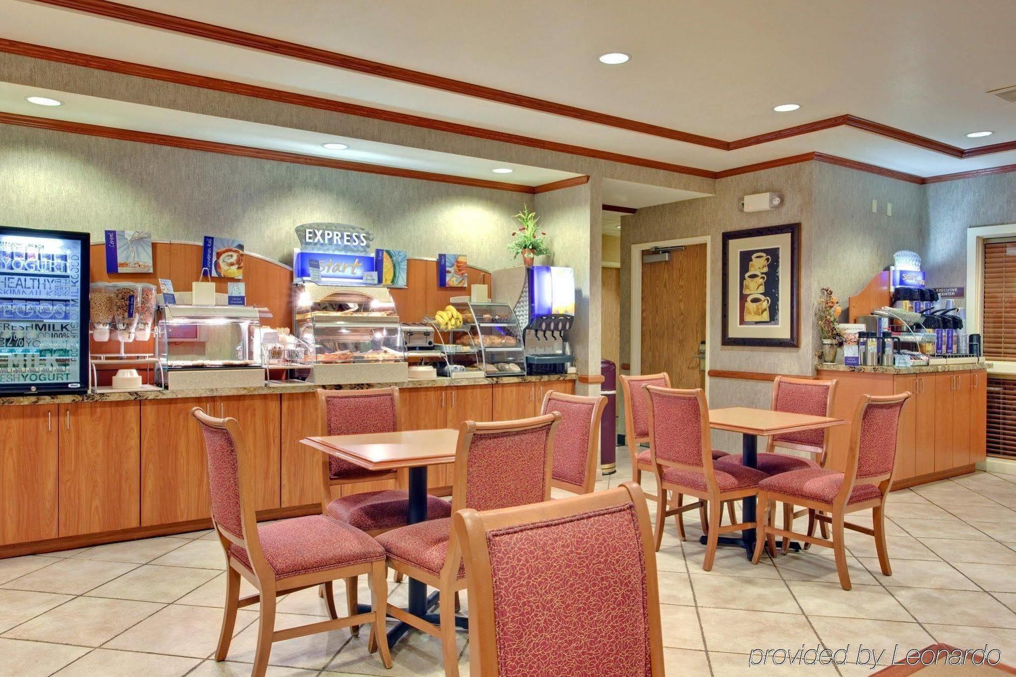 Holiday Inn Express Peoria North - Glendale By Ihg Exterior photo